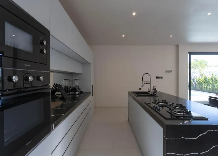Vega 2br Modern & Serene - *